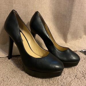 Black Gianni Bini heels